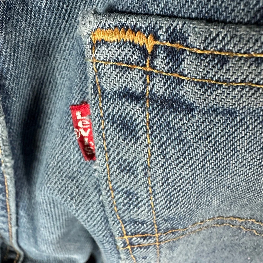 VTG Levi's 550 Relaxed Fit Jeans Mens 32x34 Blue Medium Wash Denim Made in USA